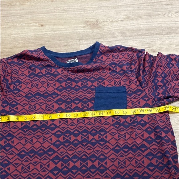 Beautiful Giant Boho Maroon and Blue Geometric Short Sleeve Tee Size XL - Picture 13 of 15